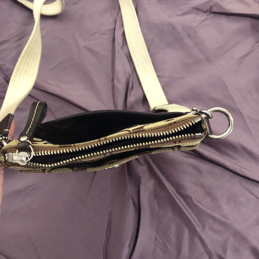 Authentic Coach Crossbody purse - Picture 4 of 7